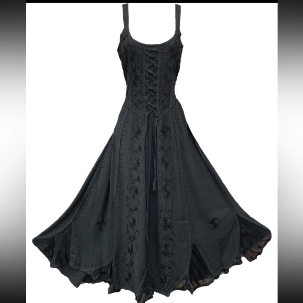 Black Witchy Renaissance festival dress 1x plus size corset laced flowy